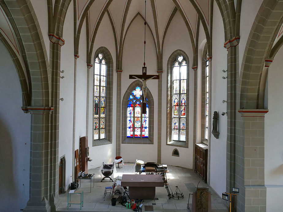 Das Gerüst ist in der Stadtpfarrkirche abgebaut (Foto: Karl-Franz Thiede)